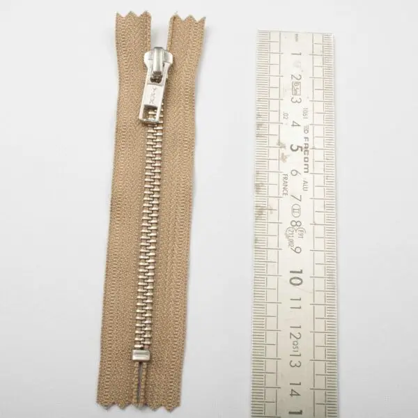 Fermeture éclaire métal taupe 15cm – Image 2